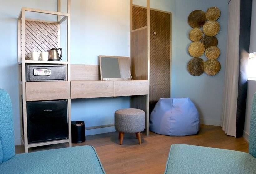 Hex Wildlife Hotel At Yorkshire Wildlife Park