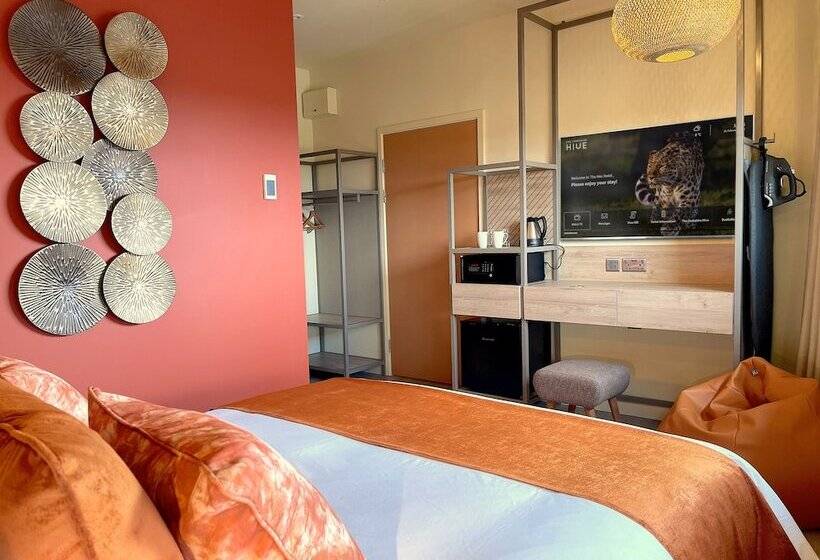 Hex Wildlife Hotel At Yorkshire Wildlife Park