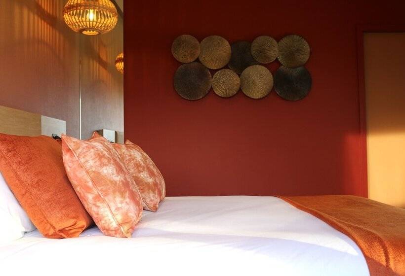 Hex Wildlife Hotel At Yorkshire Wildlife Park