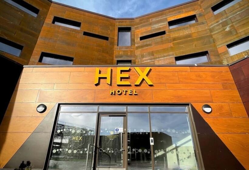 Hex Wildlife Hotel At Yorkshire Wildlife Park