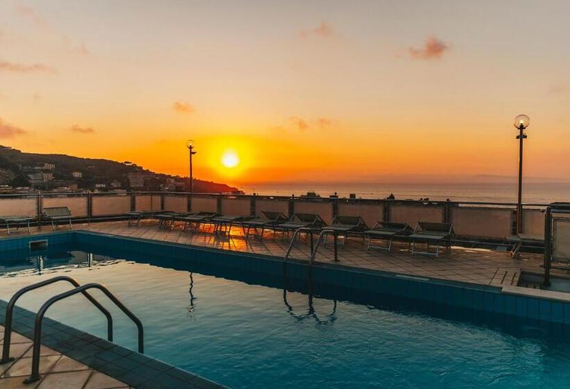 호텔 Hotiday Room Collection   Sorrento