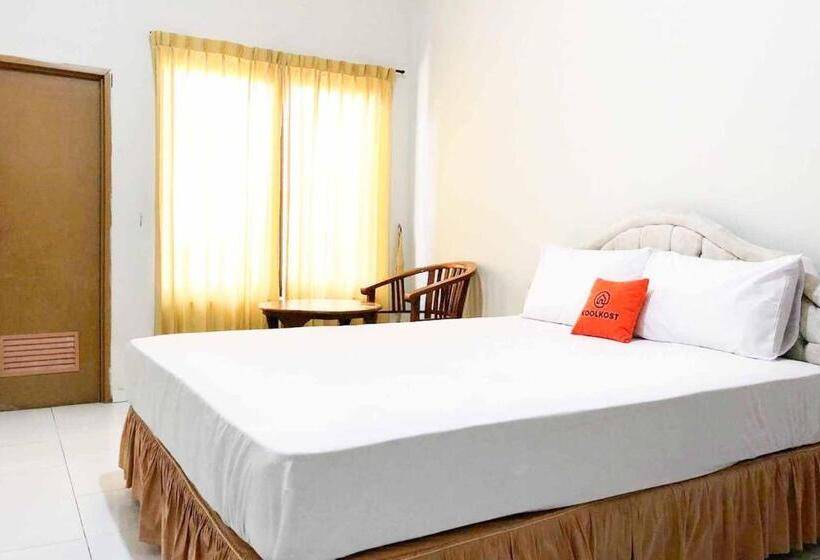 ホテル Koolkost @ Raya Ngagel