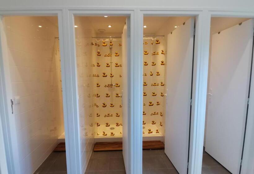 Отель L Etape Du Mont, Family Hostel