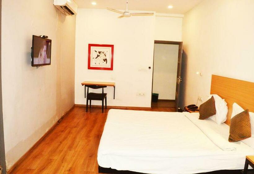 酒店 Orient Avenue