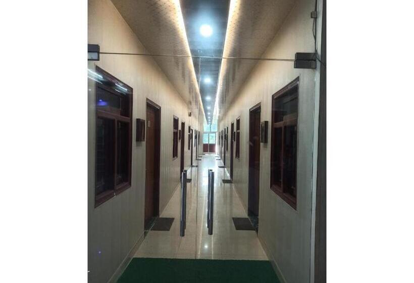 Отель White Stone Gonda