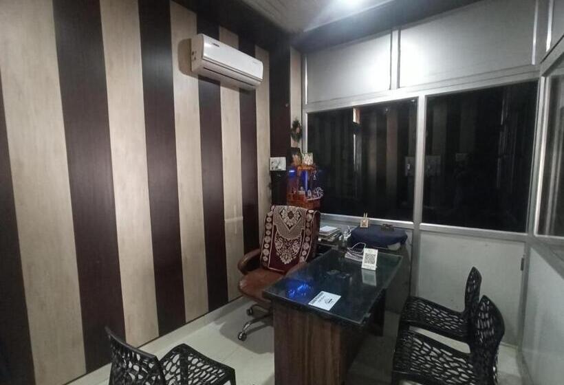 Отель White Stone Gonda