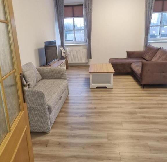 Отель Zámeček Raspenava