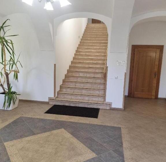 Отель Zámeček Raspenava