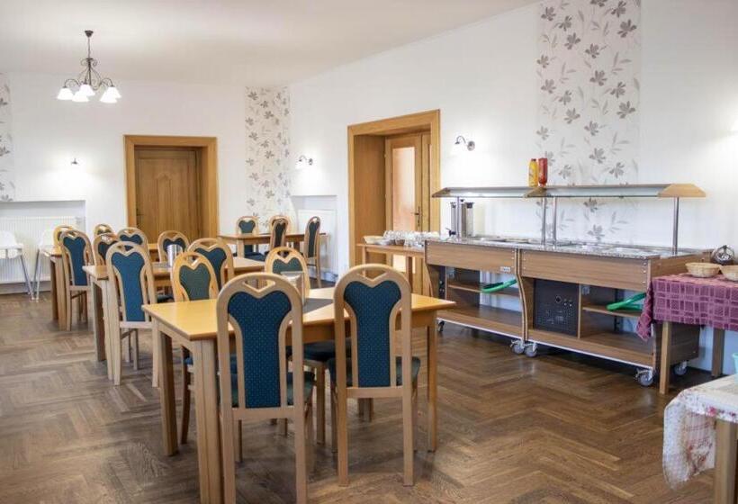 Отель Zámeček Raspenava