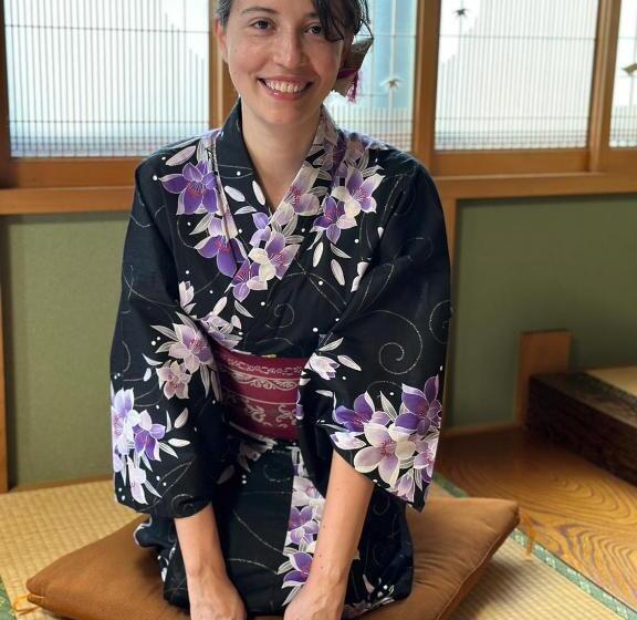 펜션 津軽三味線と民謡 ゲストハウス繭子の宿