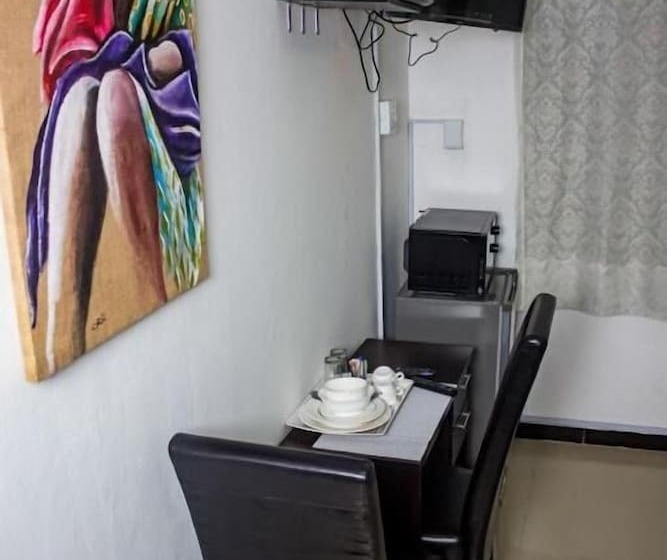 پانسیون 18 On Sherlock