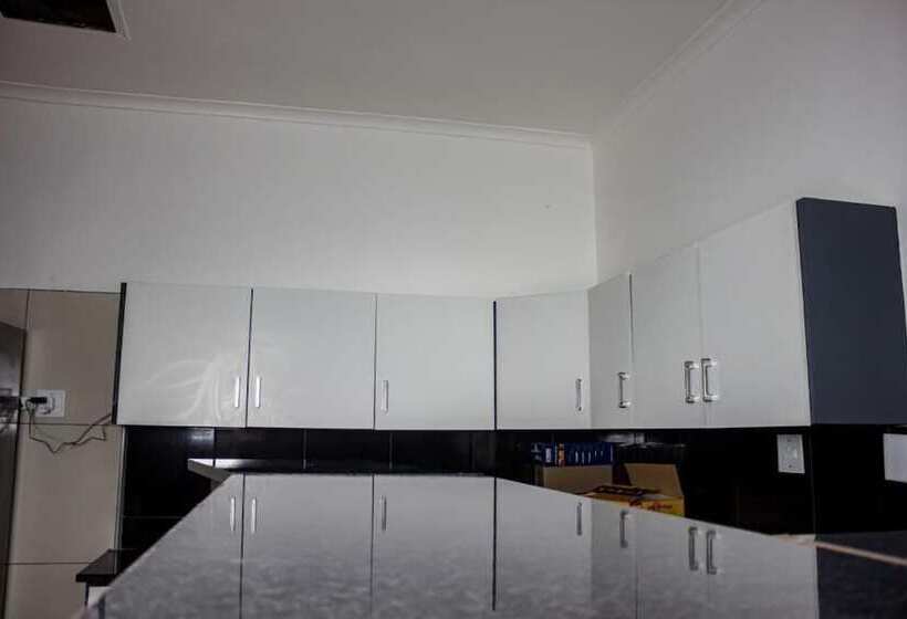 Пансион 18 On Sherlock