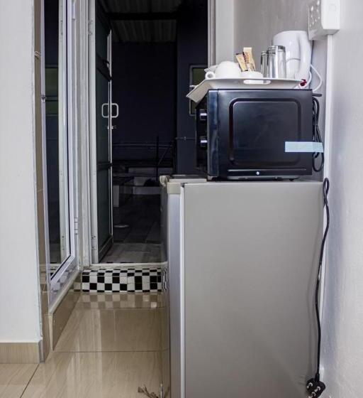 Пансион 18 On Sherlock