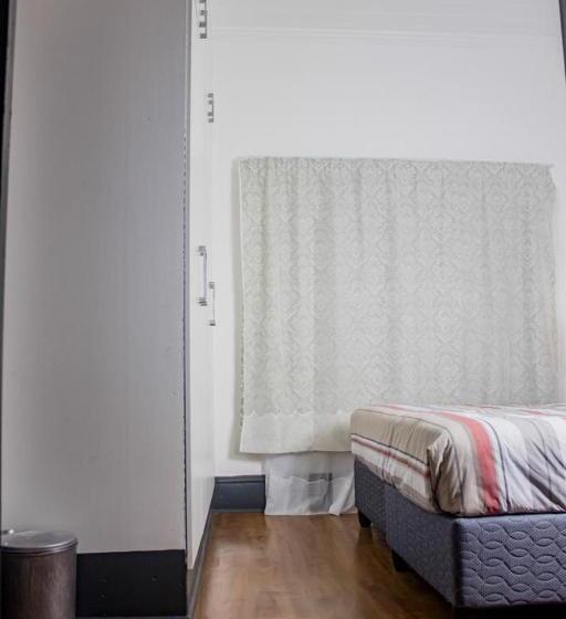 Пансион 18 On Sherlock