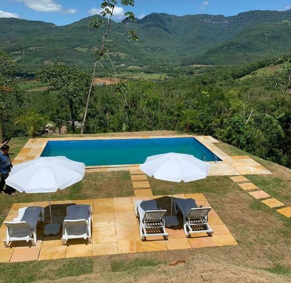 بنسيون Alvorada Mountain   Chalé 02