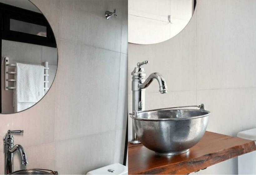 بنسيون Cambará Container