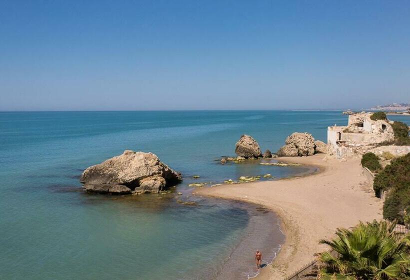 ペンション Castello Di Falconara