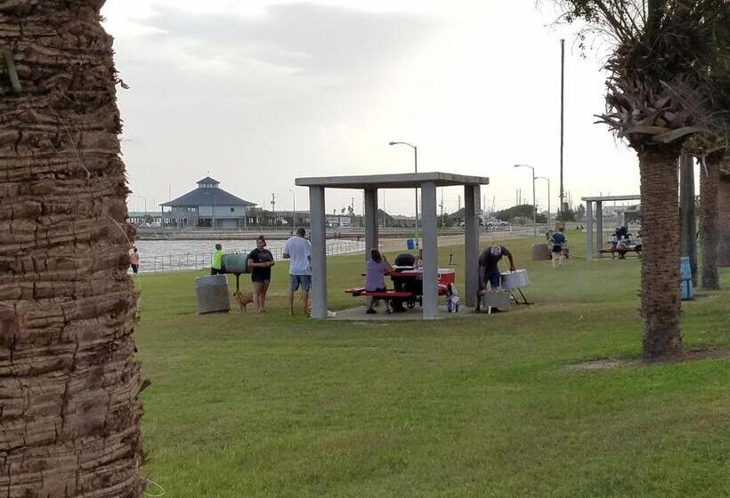 Пансион Coastal Cottage Bay House