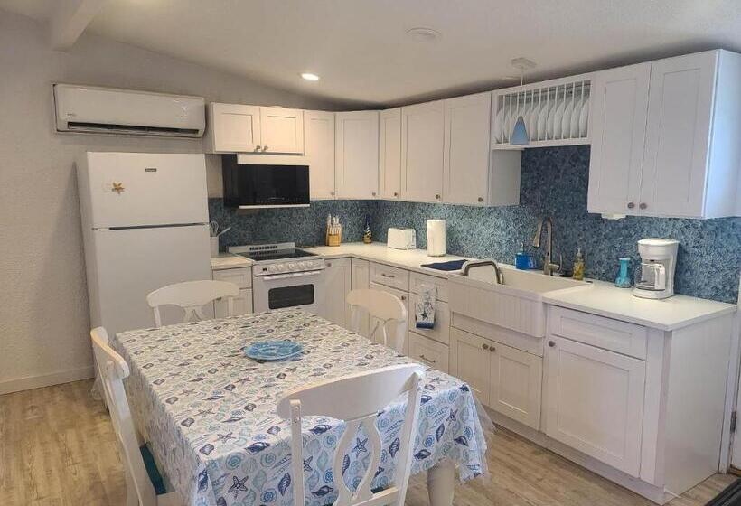 Пансион Coastal Cottage Bay House