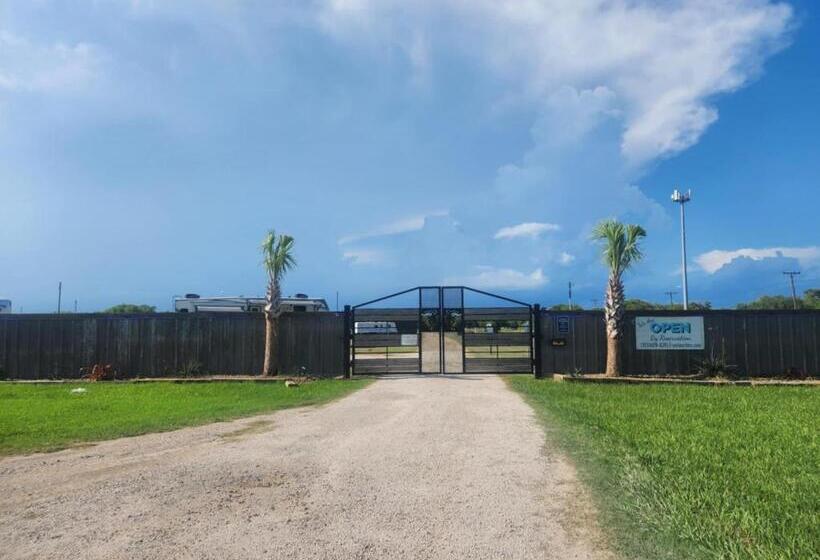 Пансион Coastal Cottage Bay House