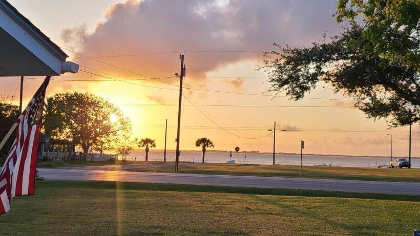 Пансион Coastal Cottage Bay House