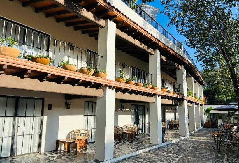 Tatala Hotel & Garden