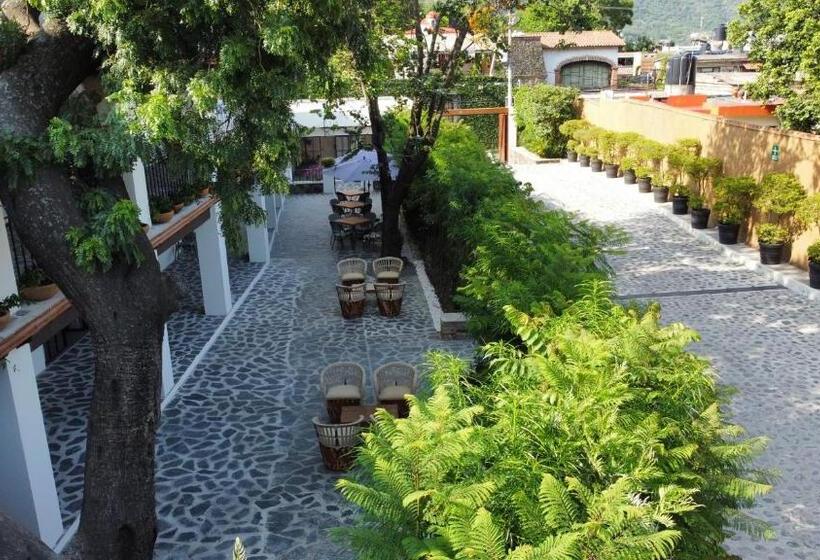 Tatala Hotel & Garden