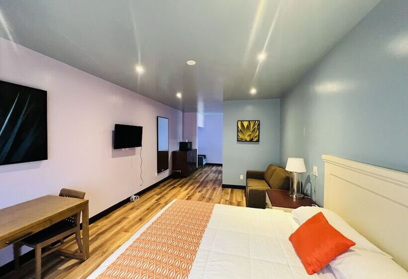 בית מלון כפרי Casa Playa Inn & Suites Stanton Anaheim Area