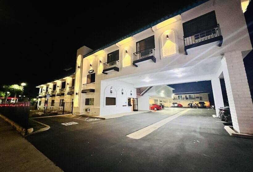 בית מלון כפרי Casa Playa Inn & Suites Stanton Anaheim Area