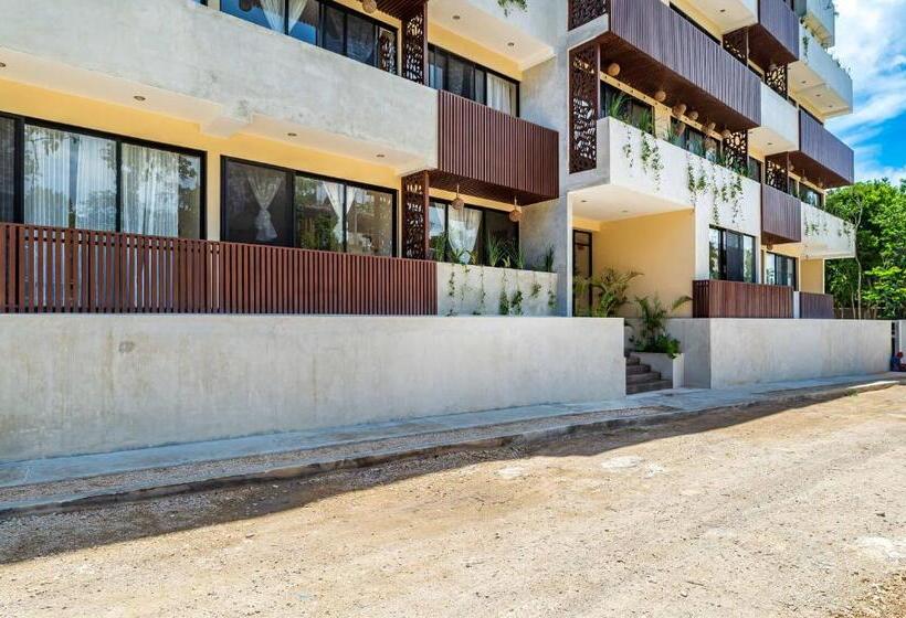 هتل Pre Opening! Solemn Luxury Condos By Spot Rentals