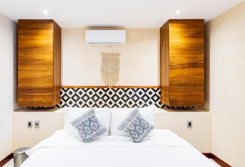 هتل Pre Opening! Solemn Luxury Condos By Spot Rentals