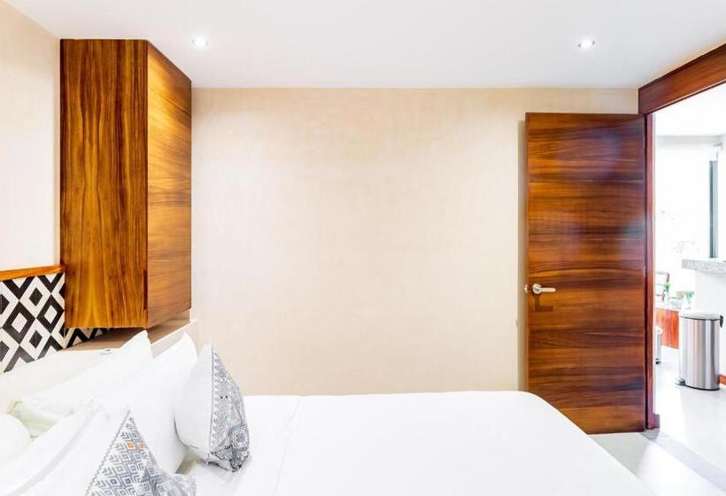 هتل Pre Opening! Solemn Luxury Condos By Spot Rentals