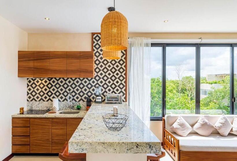 هتل Pre Opening! Solemn Luxury Condos By Spot Rentals