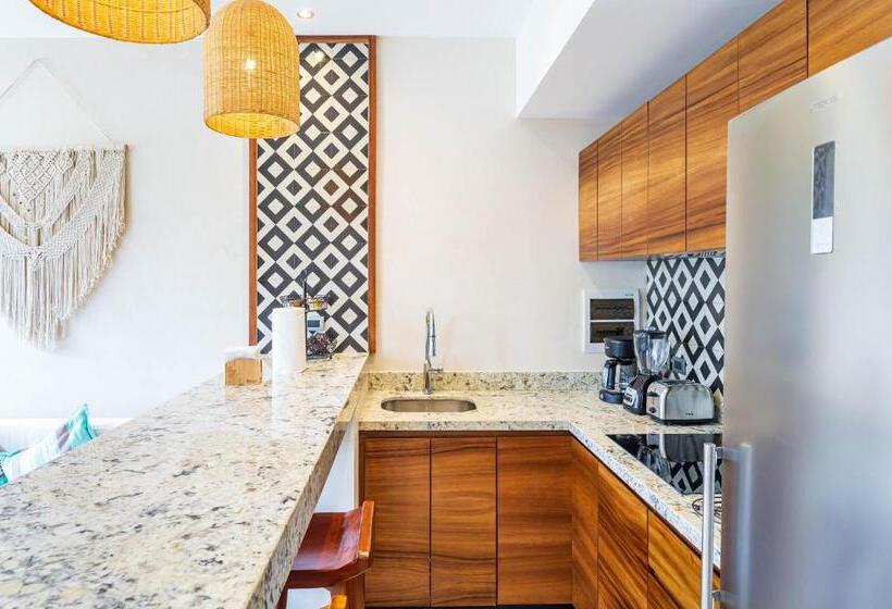 هتل Pre Opening! Solemn Luxury Condos By Spot Rentals