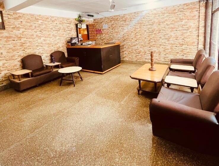 ホテル Royal Inn And Restaurant