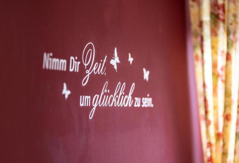 مبيت وإفطار Der Winzerhof