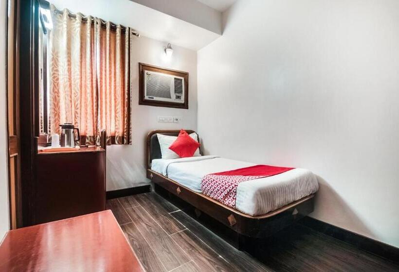 هتل Amrit Regency