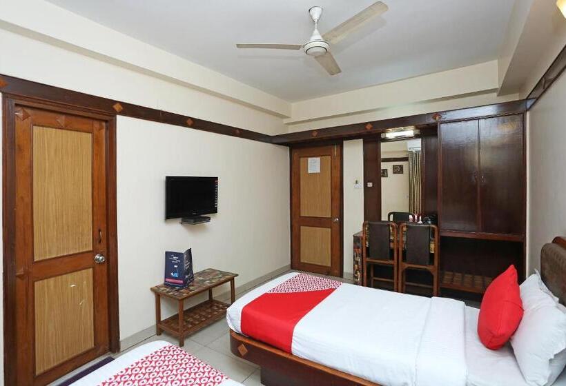 هتل Amrit Regency