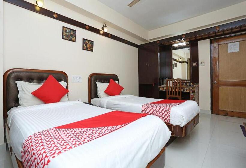 هتل Amrit Regency