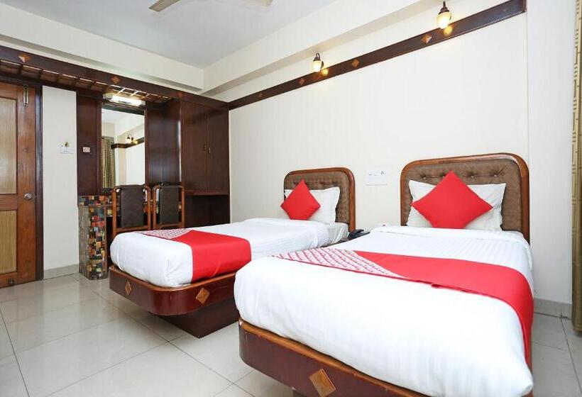 هتل Amrit Regency