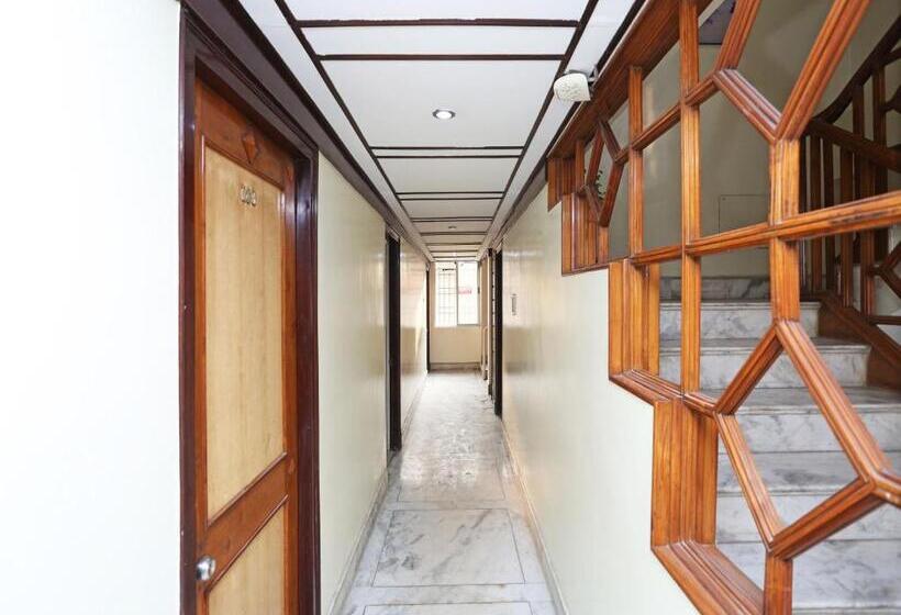 هتل Amrit Regency