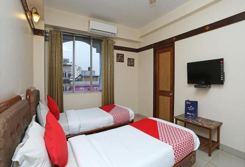 هتل Amrit Regency