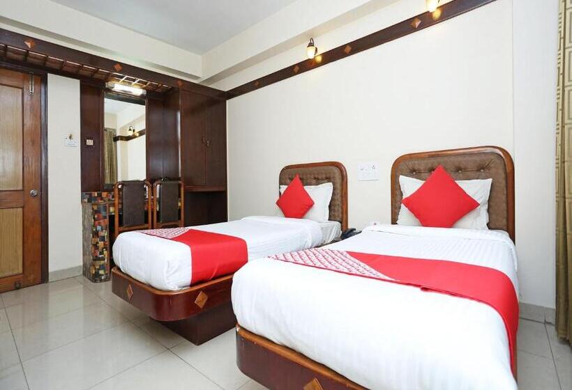 هتل Amrit Regency