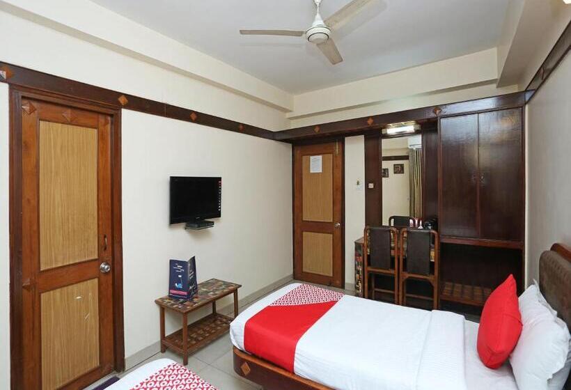 هتل Amrit Regency