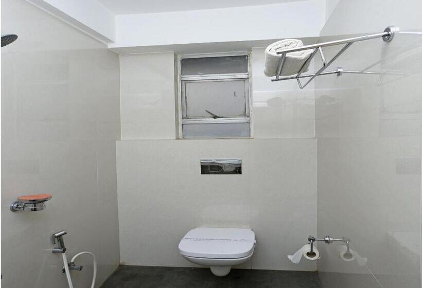 هتل Amrit Regency