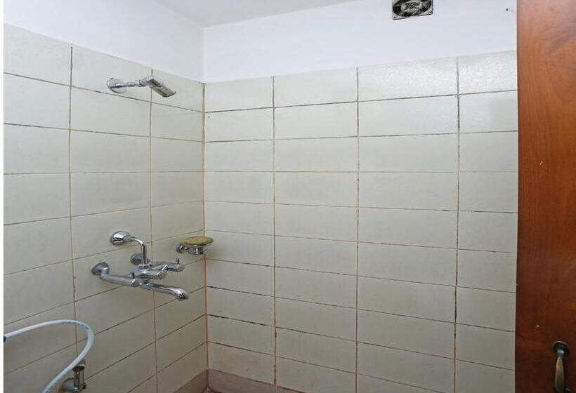 هتل Amrit Regency