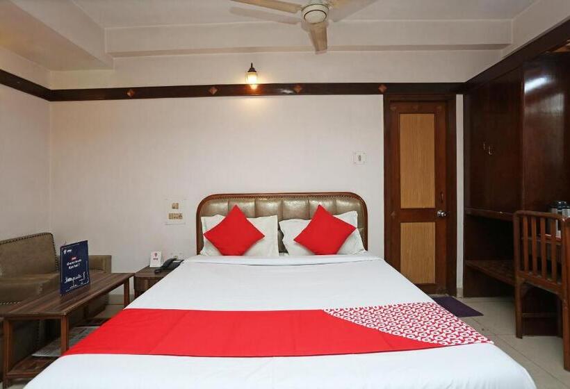 هتل Amrit Regency