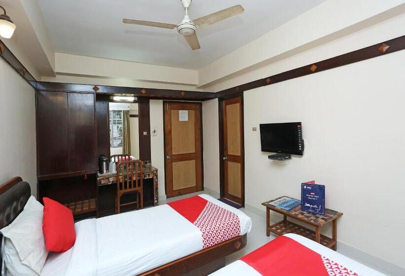 هتل Amrit Regency