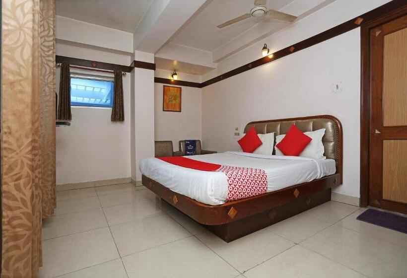 هتل Amrit Regency