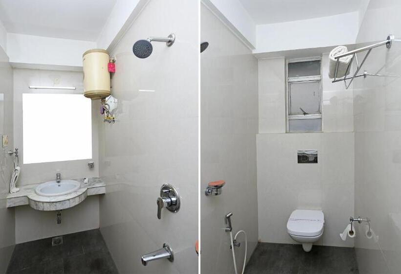 هتل Amrit Regency